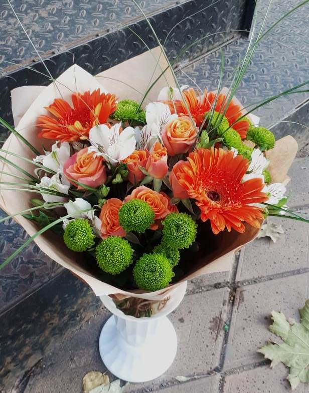 Букет цветов из: Герберы, Хризантемы, Альстромерии и Розы в Пугачёве