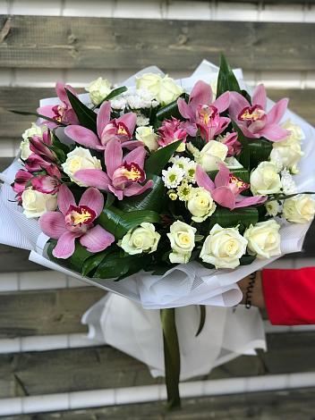 Букет цветов из: Розы и Хризантемы в Пугачёве