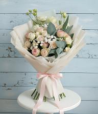 Букет цветов из:  Розы и Лизиантусы в Пугачёве