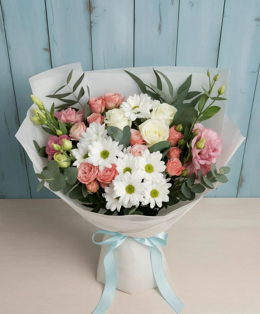 Букет цветов из: Розы, Лизиантусы и Хризантемы в Пугачёве