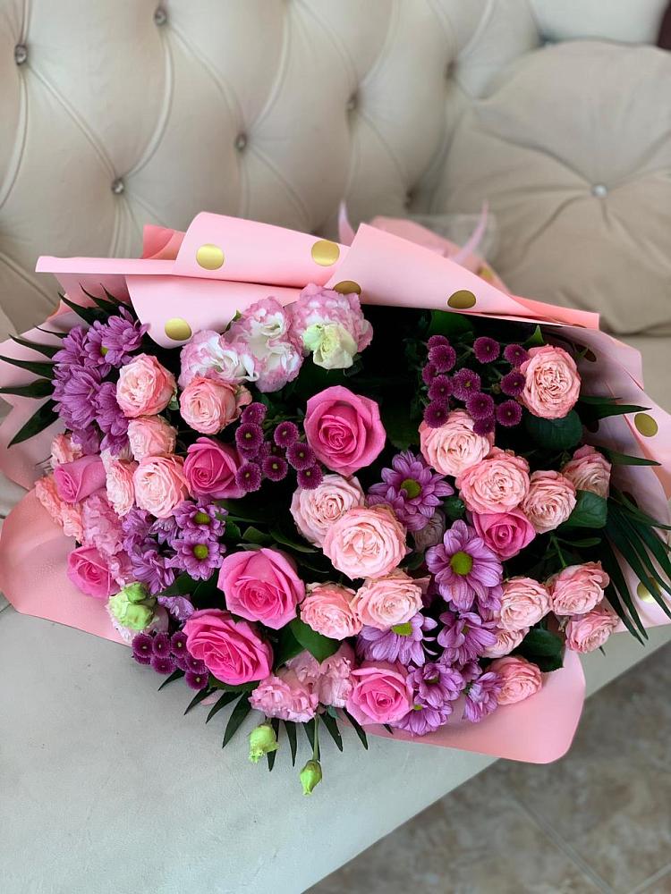 Букет цветов из: Хризантемы, Розы и Лизиантусы в Пугачёве