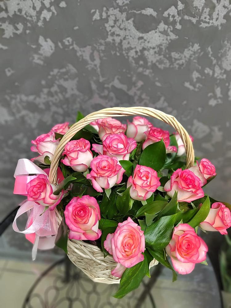 Цветочная композиция из Розы в корзине в Пугачёве