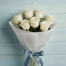 Букет 7 Белых роз Эдлесс Лав в Пугачёве