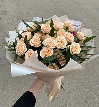 Букет Кремовые розы Латте в Пугачёве