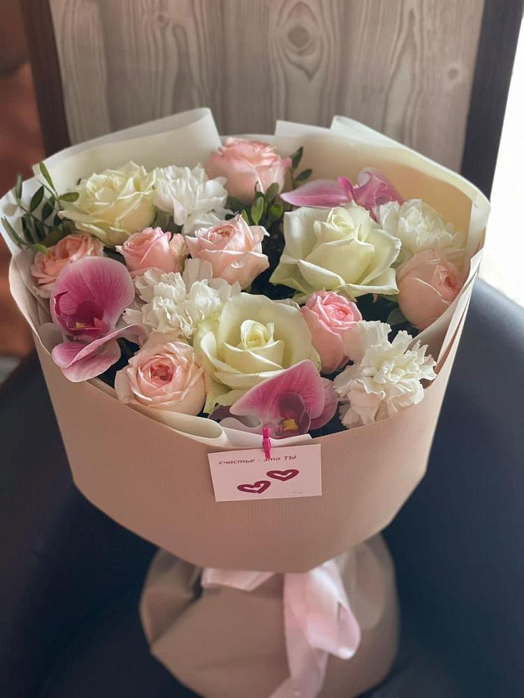 Букет цветов из: Орхидеи, Розы и Гвоздики в Пугачёве