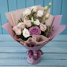 Букет цветов из:  Розы и Лизиантусы в Пугачёве
