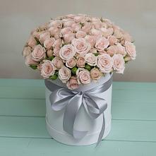 Цветочная композиция из Розы в шляпной коробке в Пугачёве