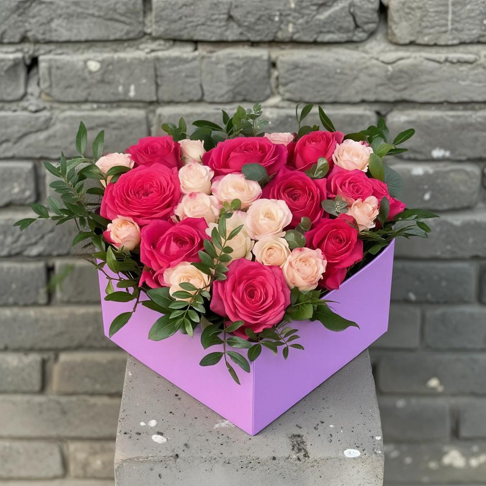 Цветочная композиция из Розы в коробке в Пугачёве