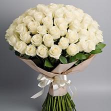 Букет 101 беля роза Белоснежка в Пугачёве