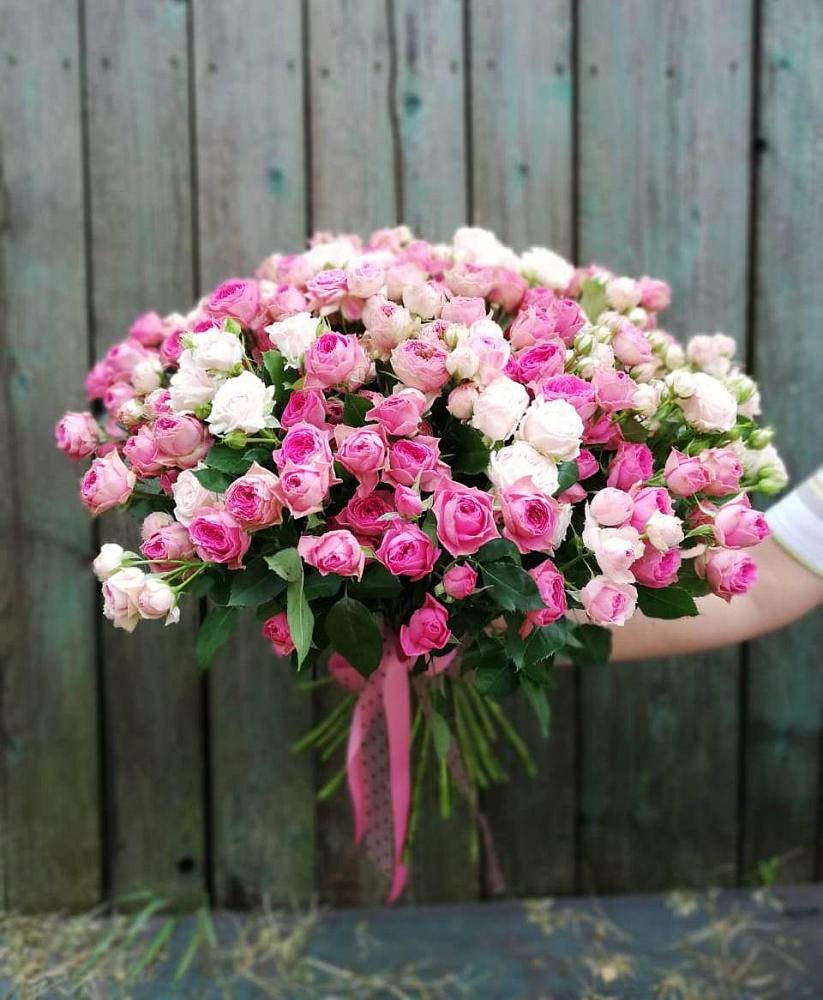 Букет Розовые кустовые розы Натали и Лав Лидия в Пугачёве