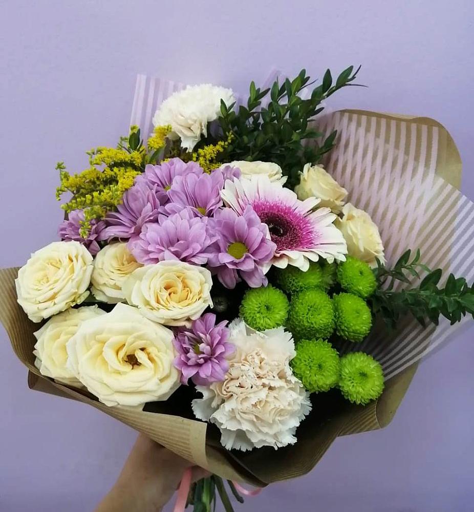 Букет цветов из: Хризантемы, Розы, Гвоздики и Герберы в Пугачёве