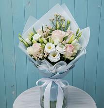Букет цветов из:  Розы и Лизиантусы в Пугачёве