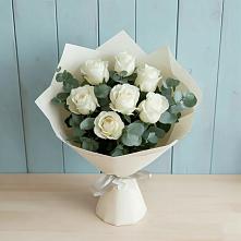 Букет Белые розы в Эвкалипте в Пугачёве