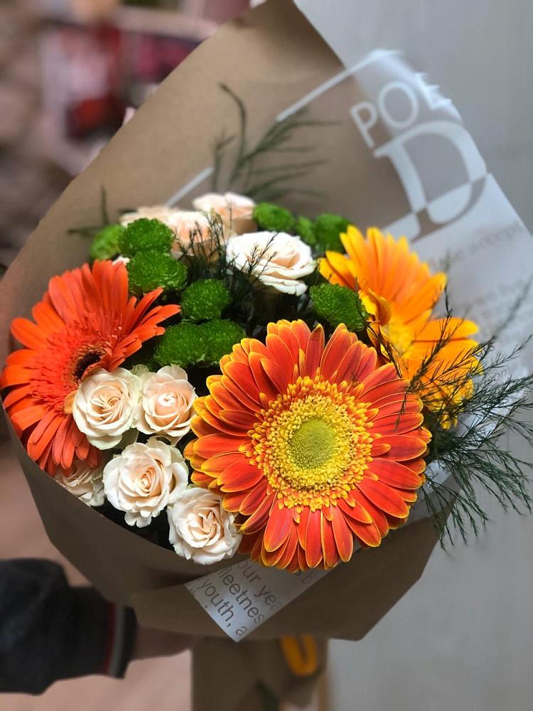 Букет цветов из: Герберы, Хризантемы и Розы в Пугачёве