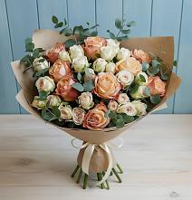Букет цветов из:  Альстромерии и Розы в Пугачёве