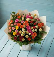 Букет Микс из разноцветных кустовых роз в Пугачёве