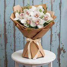 Букет цветов из:  Орхидеи и Розы в Пугачёве