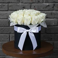 Цветочная композиция из Розы в шляпной коробке в Пугачёве